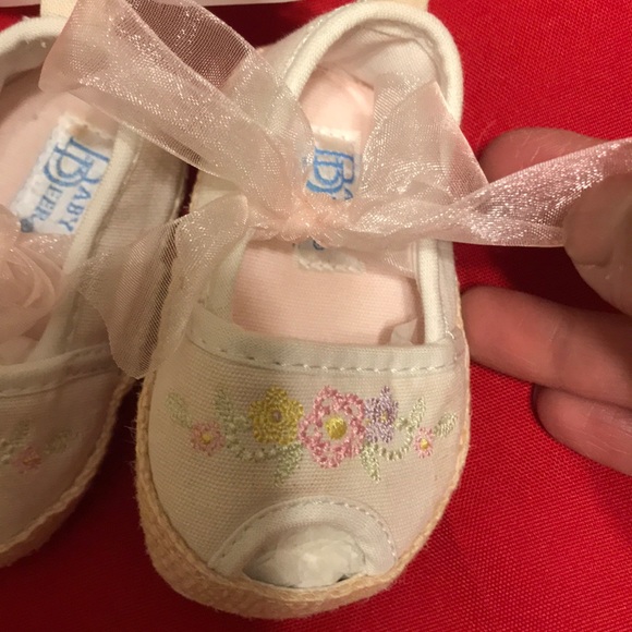 NWT baby shoes. Size 6wks-3 mo - Picture 6 of 6
